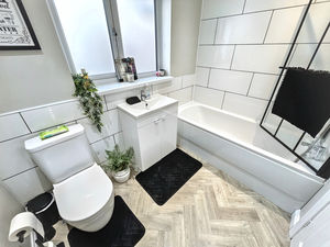 Photo 35- click for photo gallery